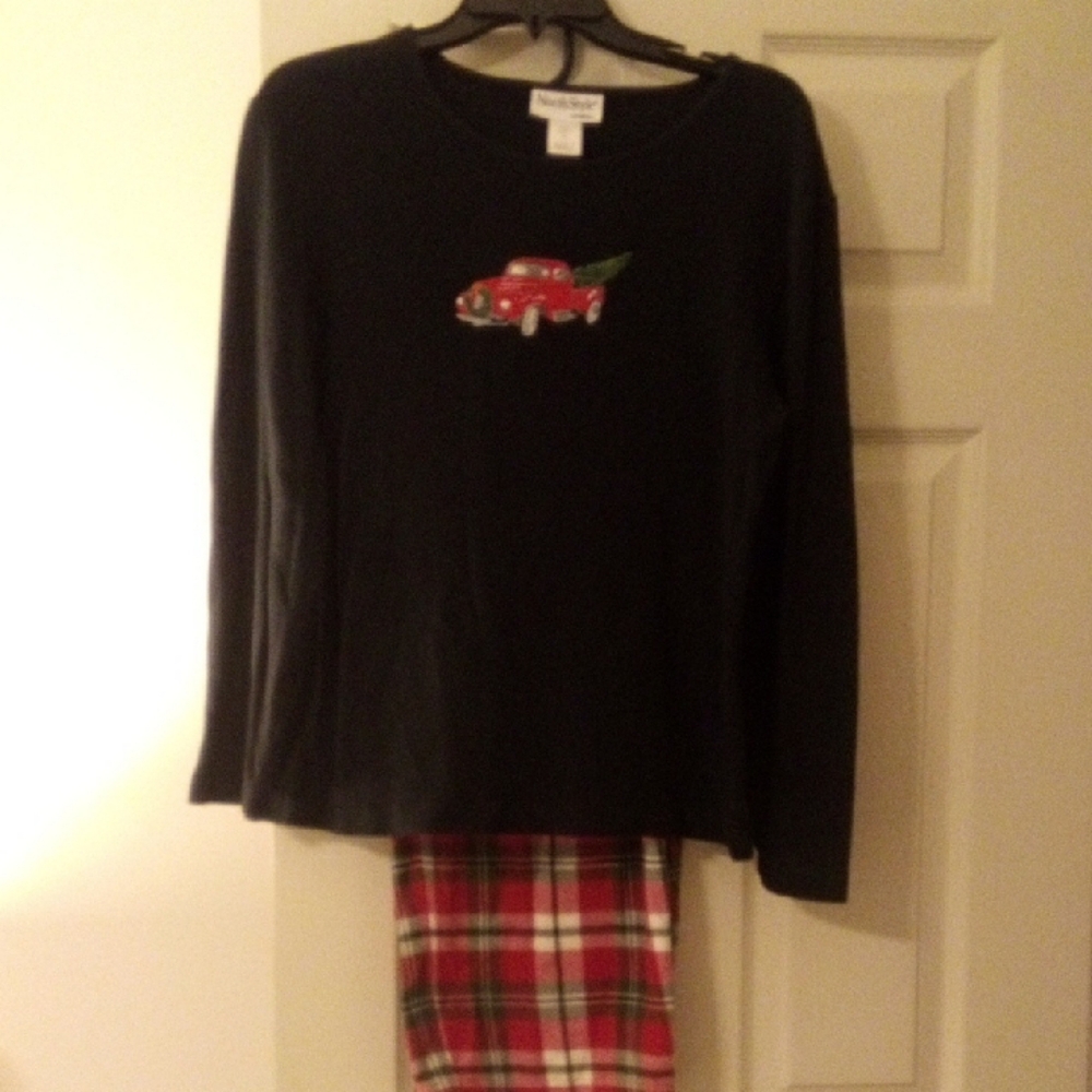 NorthStyle Pajama Set - Red Truck with Tree